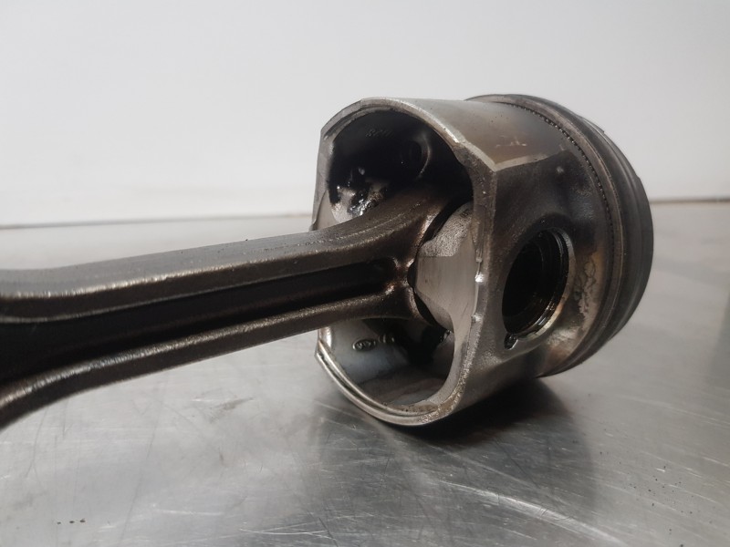 Recambio de biela para hyundai tucson tecno sky referencia OEM IAM 235102U000  