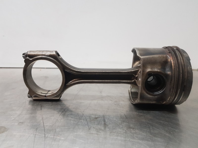 Recambio de biela para hyundai tucson tecno sky referencia OEM IAM 235102U000  