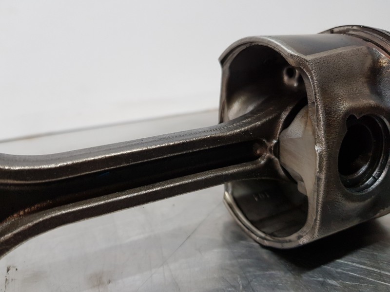 Recambio de biela para hyundai tucson tecno sky referencia OEM IAM 235102U000  