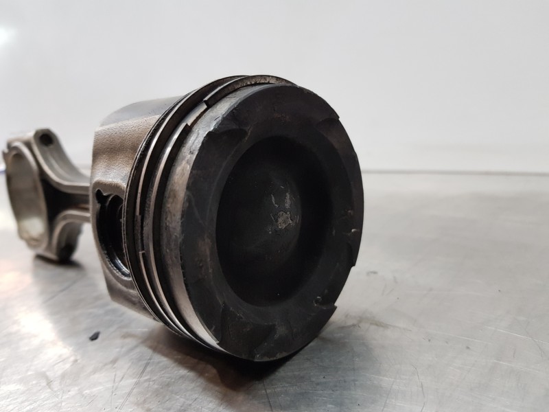 Recambio de biela para hyundai tucson tecno sky referencia OEM IAM 235102U000  