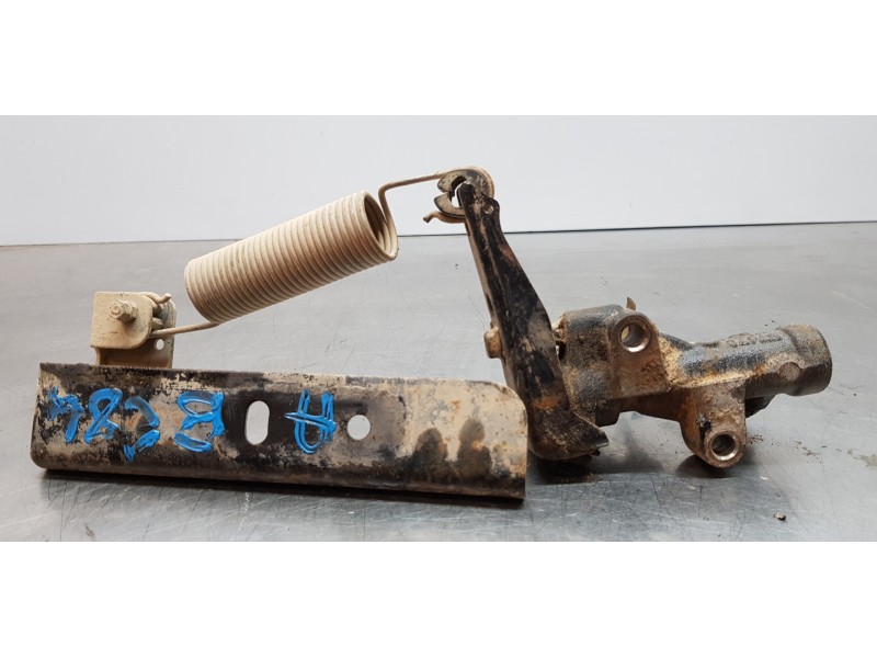 Recambio de repartidor de freno para nissan terrano (wd21) 2.7 td referencia OEM IAM 464001F201   Recambio de repartidor de freno para nissan terrano (wd21) 2.7 td referencia OEM IAM 464001F201