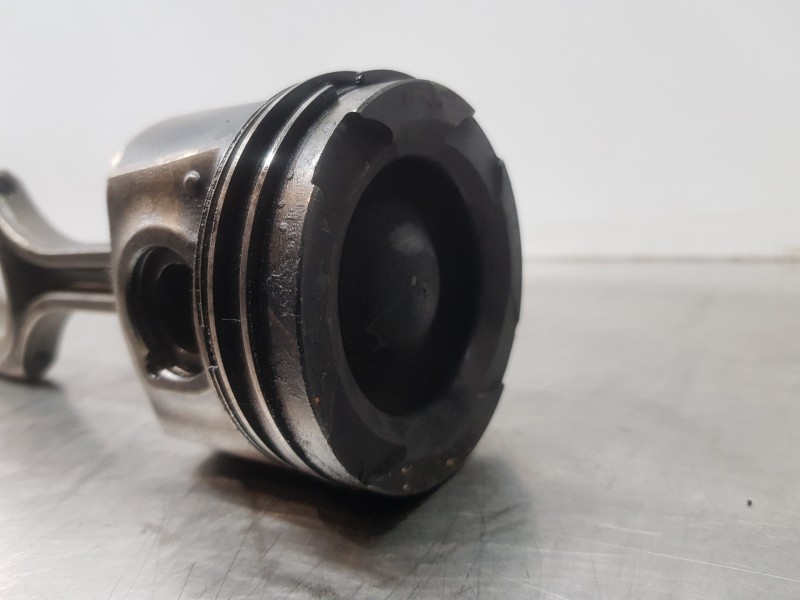 Recambio de biela para hyundai tucson tecno sky referencia OEM IAM 235102U000  