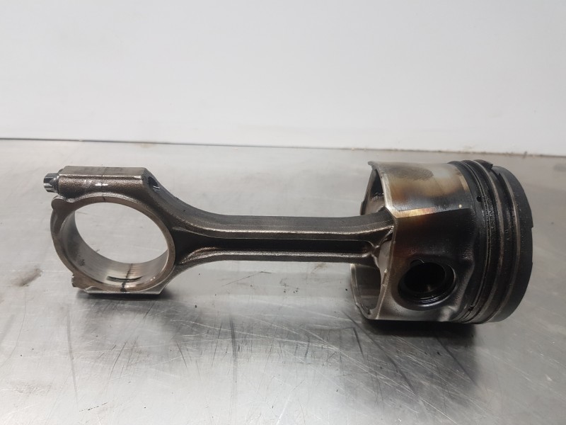 Recambio de biela para hyundai tucson klass referencia OEM IAM 235102U000  