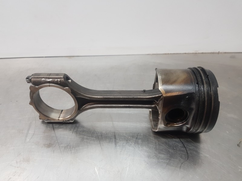 Recambio de biela para hyundai tucson klass referencia OEM IAM 235102U000  