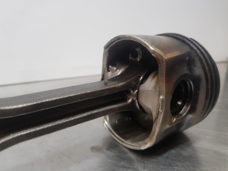 Recambio de biela para hyundai tucson klass referencia OEM IAM 235102U000  