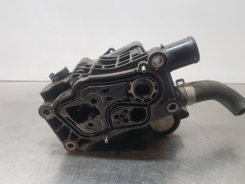 Recambio de termostato para hyundai tucson klass referencia OEM IAM 256902U000  