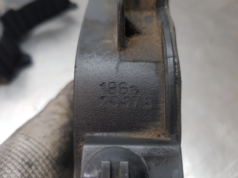 Recambio de tapa distribucion para hyundai tucson tecno sky referencia OEM IAM 213202U700  