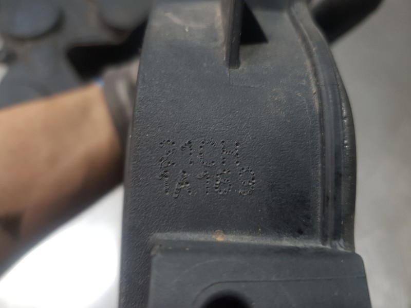 Recambio de tapa distribucion para hyundai tucson klass referencia OEM IAM 213202U700  