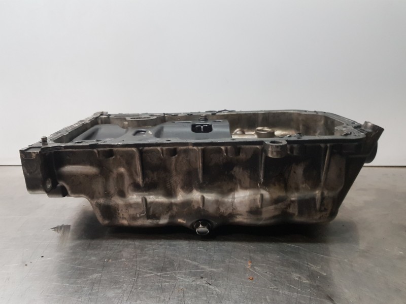 Recambio de carter para hyundai tucson tecno sky referencia OEM IAM 215102U710  