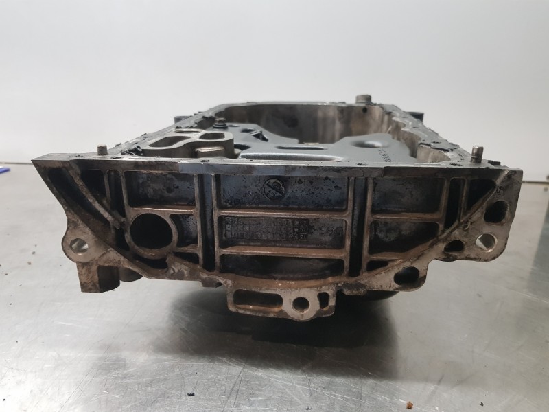 Recambio de carter para hyundai tucson tecno sky referencia OEM IAM 215102U710  