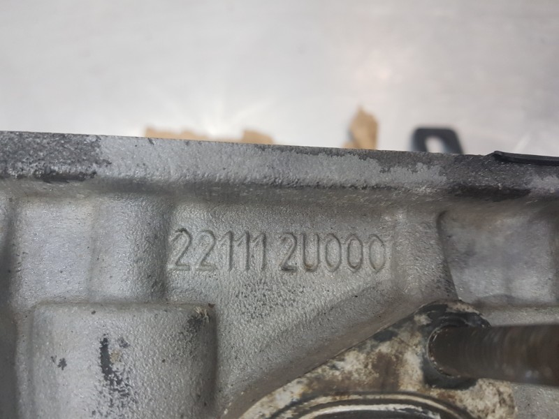 Recambio de culata para hyundai tucson klass referencia OEM IAM 221002U000  