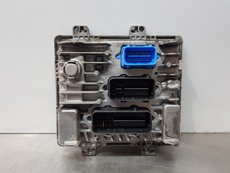 Recambio de centralita motor uce para opel meriva b enjoy referencia OEM IAM 55491600  