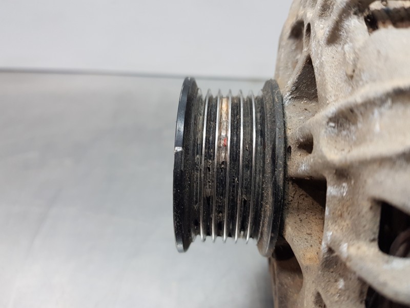 Recambio de alternador para opel meriva b enjoy referencia OEM IAM 13586366  