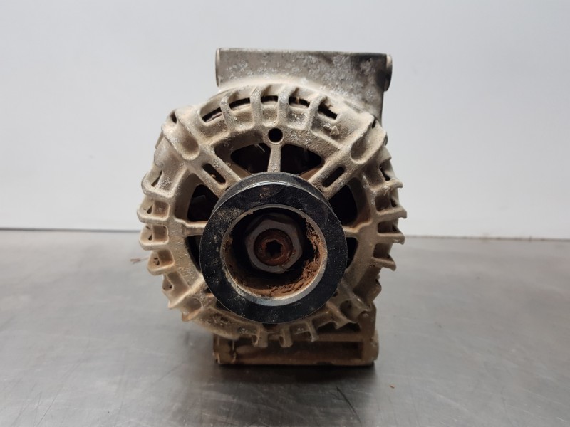 Recambio de alternador para opel meriva b enjoy referencia OEM IAM 13586366  