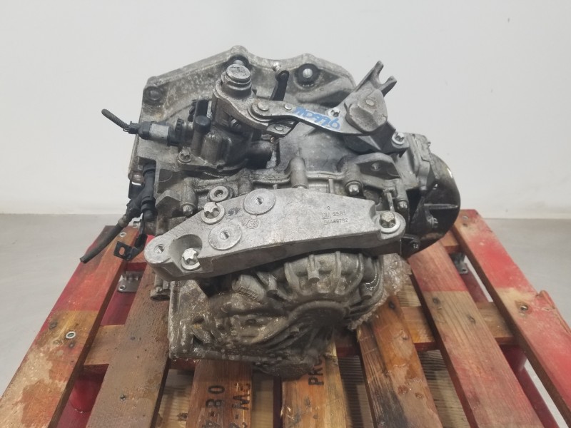 Recambio de caja cambios para opel meriva b enjoy referencia OEM IAM 55596540  