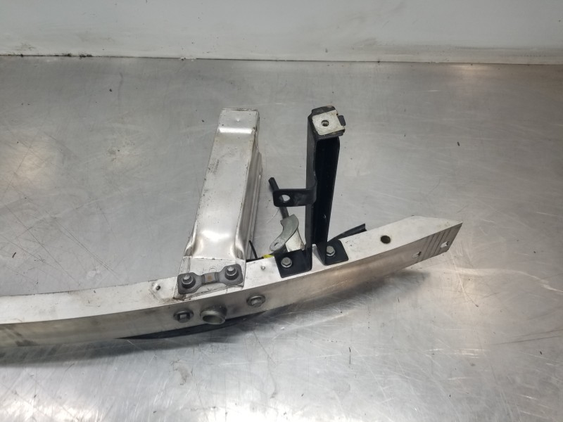 Recambio de refuerzo paragolpes delantero para mercedes clase glk (w204) glk 4matic referencia OEM IAM A2126200230  