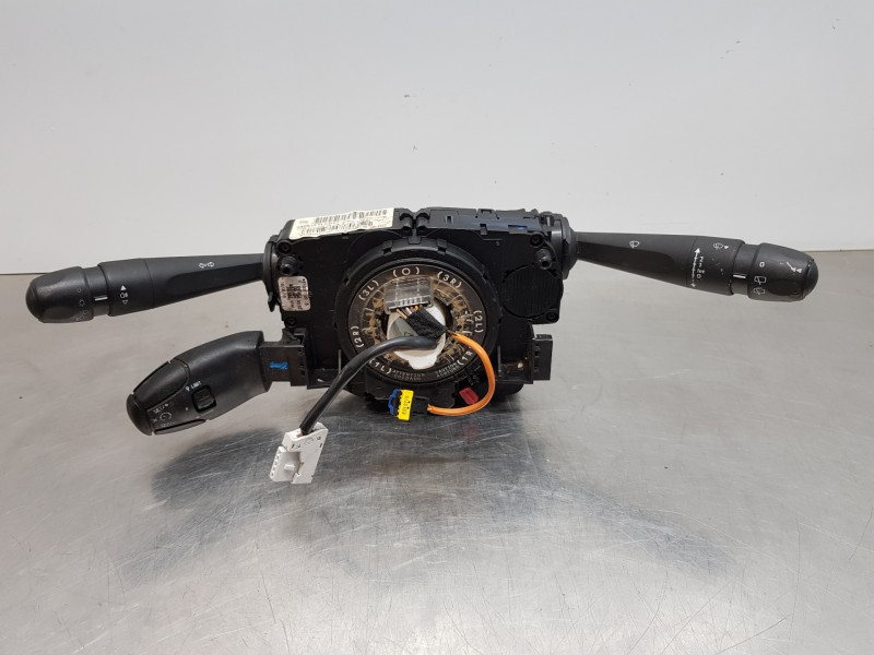 Recambio de mando multifuncion para peugeot 208 bluehdi referencia OEM IAM 98081771ZD  