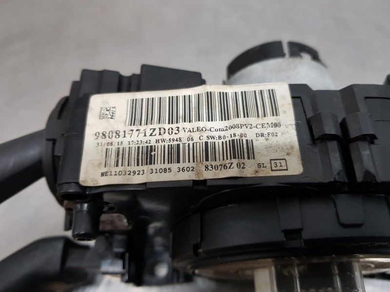 Recambio de mando multifuncion para peugeot 208 bluehdi referencia OEM IAM 98081771ZD  