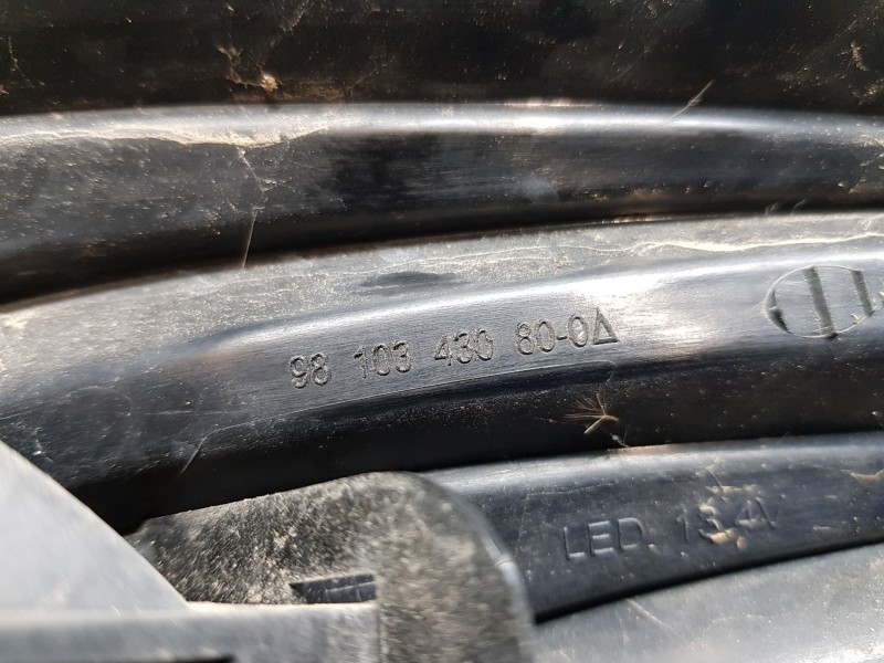 Recambio de piloto trasero izquierdo para peugeot 208 bluehdi referencia OEM IAM 9810343080  