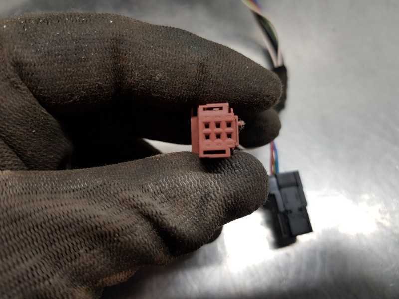 Recambio de retrovisor derecho para peugeot 208 bluehdi referencia OEM IAM 1611240380  