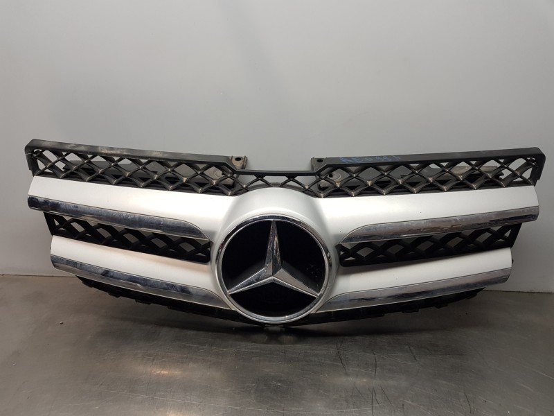 Recambio de rejilla delantera para mercedes clase glk (w204) glk 4matic referencia OEM IAM A2048802983  
