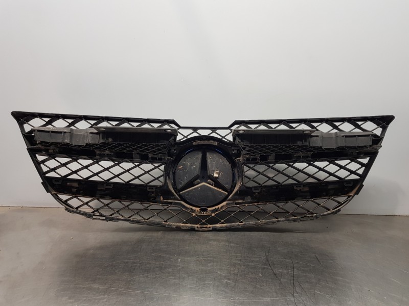 Recambio de rejilla delantera para mercedes clase glk (w204) glk 4matic referencia OEM IAM A2048802983  