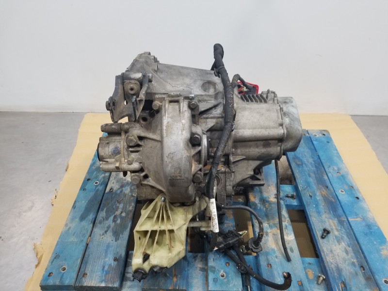 Recambio de caja cambios para peugeot 208 bluehdi referencia OEM IAM 20ET31  