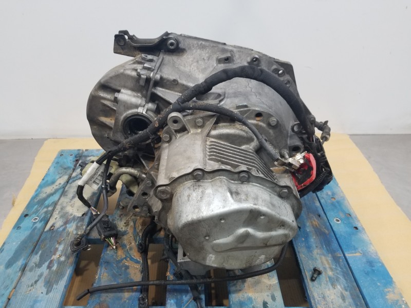 Recambio de caja cambios para peugeot 208 bluehdi referencia OEM IAM 20ET31  