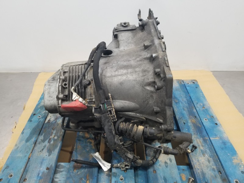Recambio de caja cambios para peugeot 208 bluehdi referencia OEM IAM 20ET31  