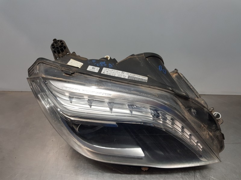Recambio de faro derecho para mercedes clase glk (w204) glk 4matic referencia OEM IAM A2048201639 A2048200839 