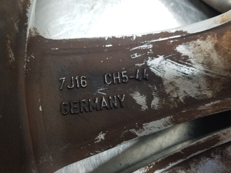 Recambio de llanta para peugeot 308 active referencia OEM IAM 9677989577  