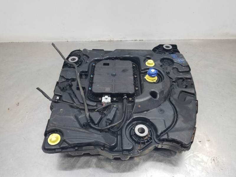 Recambio de deposito aditivo adblue fap ( deposito grande ) para peugeot 208 bluehdi referencia OEM IAM 9812914780  