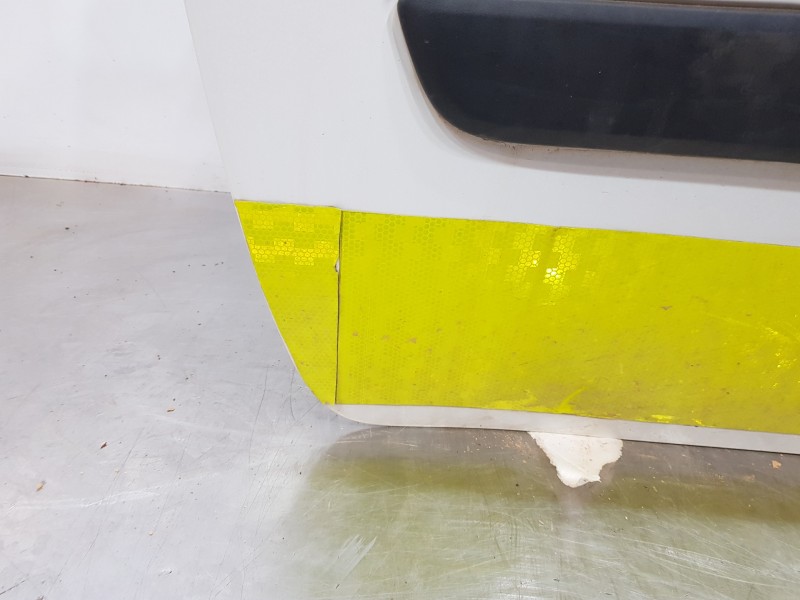 Recambio de puerta delantera izquierda para renault kangoo dynamique referencia OEM IAM 801010229R  