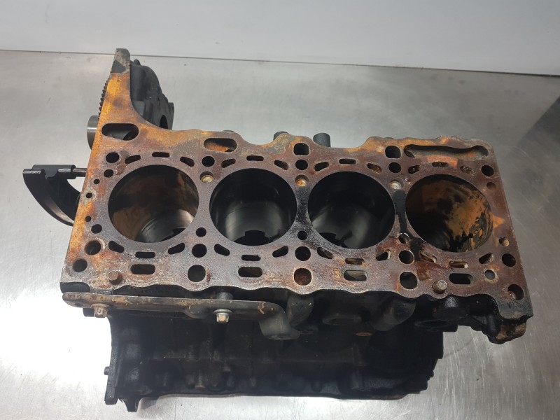 Recambio de bloque para mercedes vito mixto (447) select referencia OEM IAM Q0000000001  