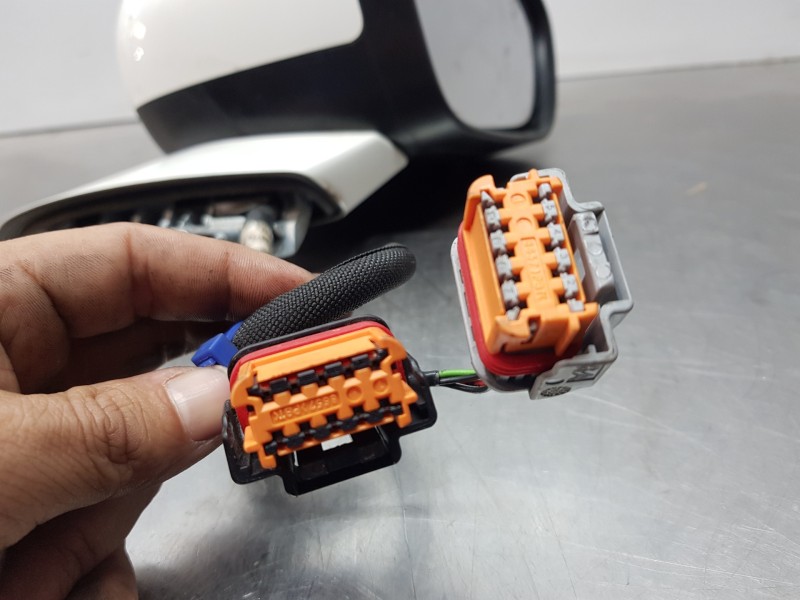 Recambio de retrovisor derecho para peugeot 508 sw gt line referencia OEM IAM 1612166880  