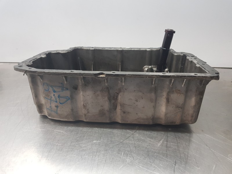 Recambio de carter para mercedes vito mixto (447) select referencia OEM IAM A6510141902  