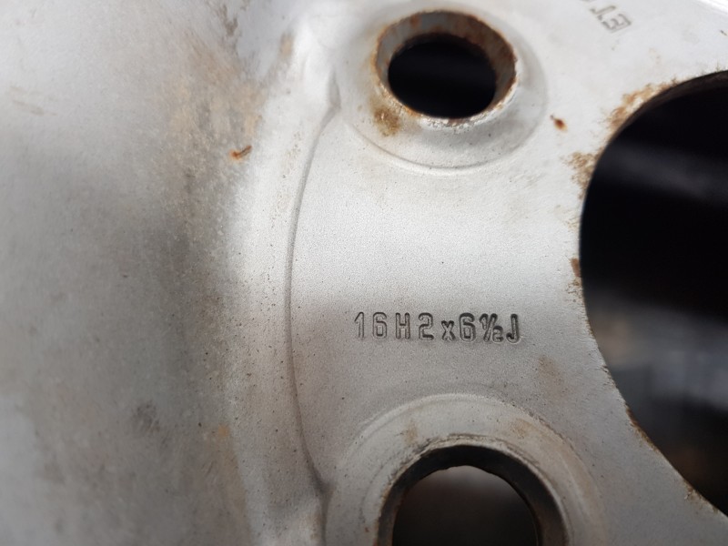 Recambio de llanta para peugeot expert combi bluehdi referencia OEM IAM 98519218VT 9811263980  Recambio de llanta para peugeot expert combi bluehdi referencia OEM IAM 98519218VT 9811263980