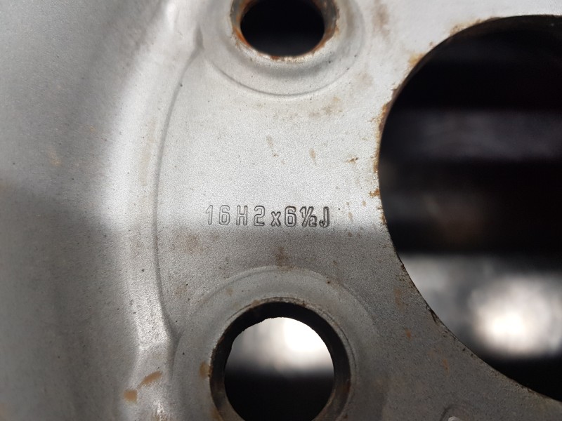 Recambio de llanta para iveco daily caja cerrada (2006 =>) furgón referencia OEM IAM 504103598 504103599 