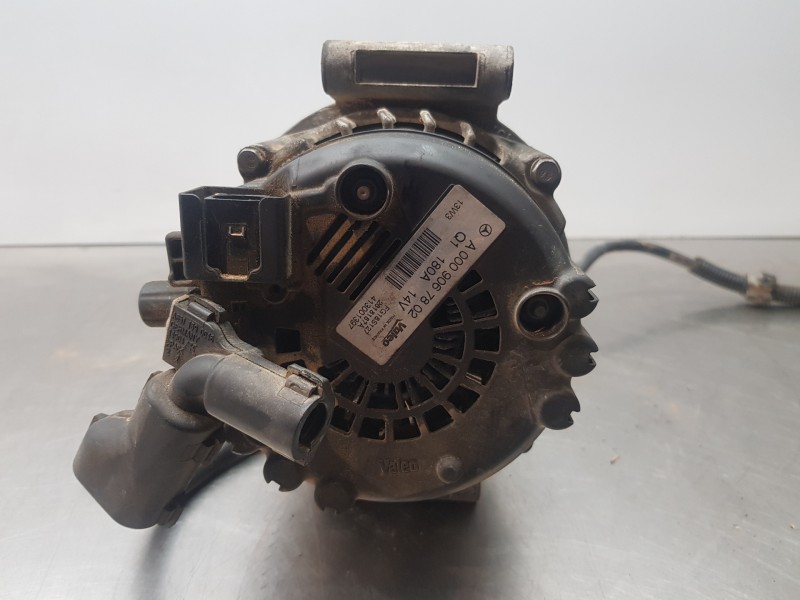 Recambio de alternador para mercedes clase glk (w204) glk 4matic referencia OEM IAM A0009067802  