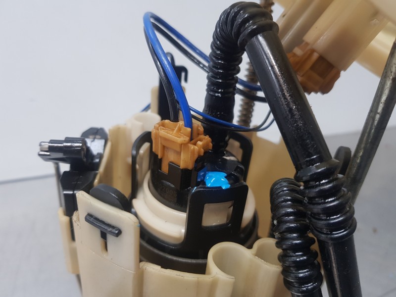 Recambio de aforador para mercedes clase glk (w204) glk 4matic referencia OEM IAM A2044702294 A2044701200 A2045400917