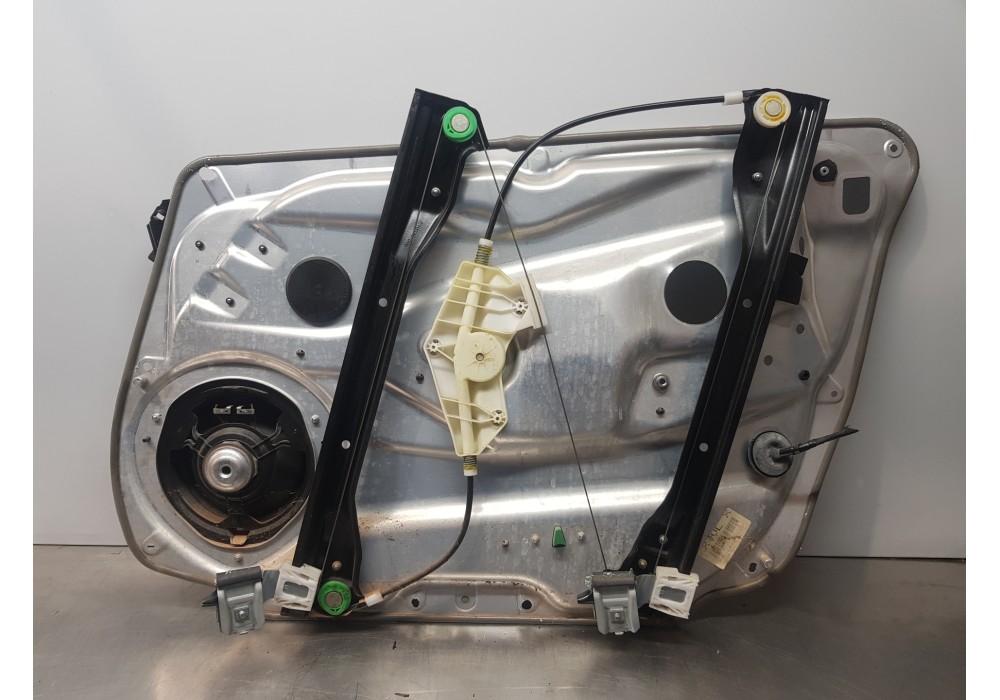 Recambio de elevalunas delantero izquierdo para mercedes clase glk (w204) glk 4matic referencia OEM IAM A2047201779 A2047201979 