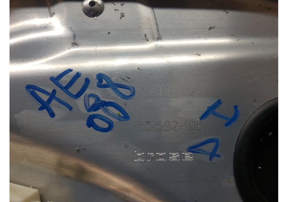 Recambio de elevalunas delantero izquierdo para mercedes clase glk (w204) glk 4matic referencia OEM IAM A2047201779 A2047201979 