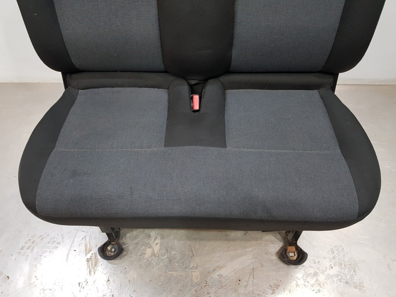 Recambio de asiento delantero derecho para renault master iii furgón referencia OEM IAM 876010932R 868500002R 