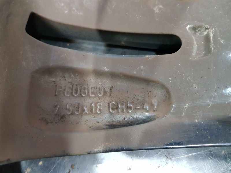 Recambio de juego llantas para peugeot 3008 active referencia OEM IAM 98096873ZR  