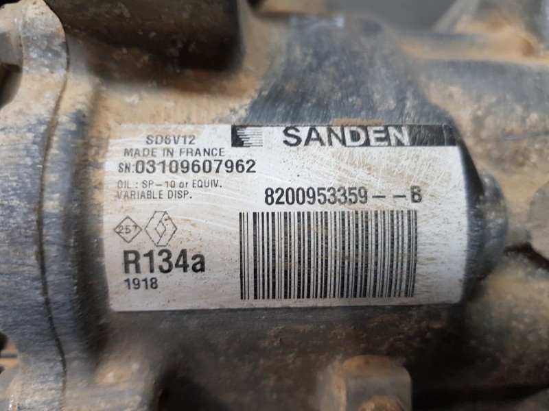 Recambio de compresor aire acondicionado para renault kangoo dynamique referencia OEM IAM 8200953359B  
