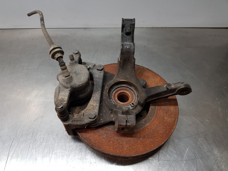 Recambio de mangueta delantera derecha para renault kangoo dynamique referencia OEM IAM 8200755590  