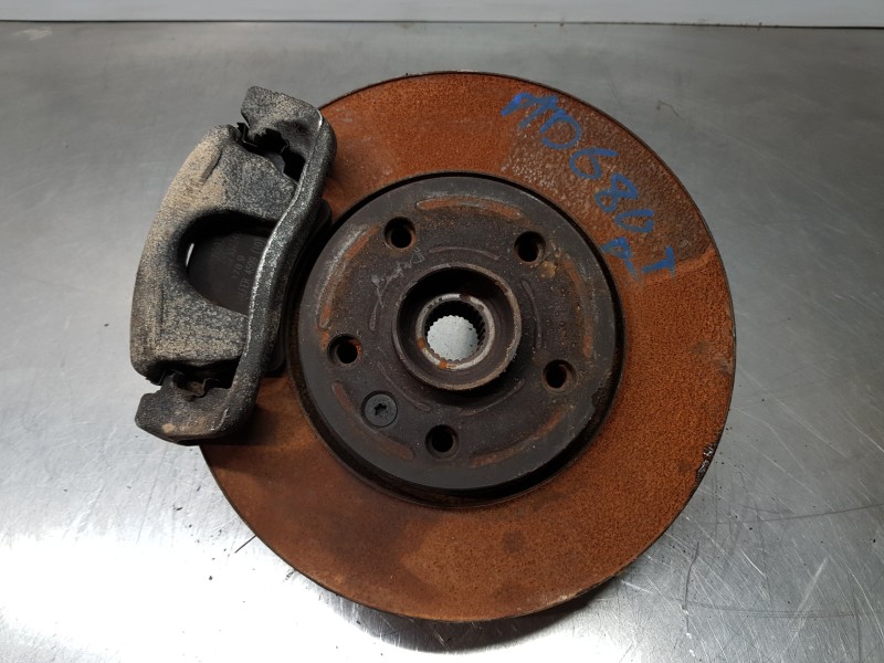 Recambio de mangueta delantera izquierda para renault kangoo dynamique referencia OEM IAM 8200755585  