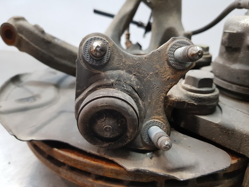 Recambio de mangueta delantera izquierda para audi a3 (8v) attracted referencia OEM IAM 5Q0407255Q  