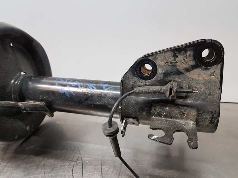 Recambio de amortiguador delantero izquierdo para renault master iii furgón referencia OEM IAM 543028774R  