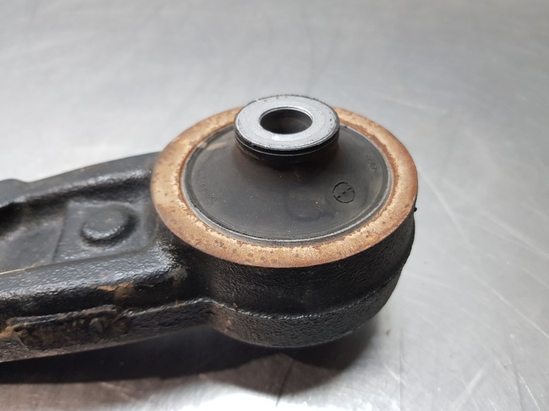 Recambio de brazo suspension inferior delantero izquierdo para renault master iii furgón referencia OEM IAM 8200688871  